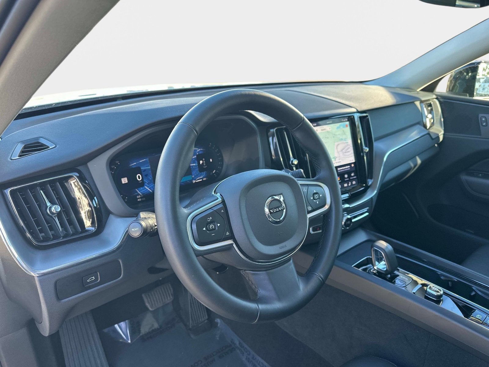 2025 Volvo XC60 Core