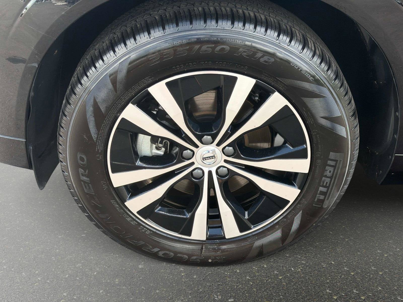 2025 Volvo XC60 Core