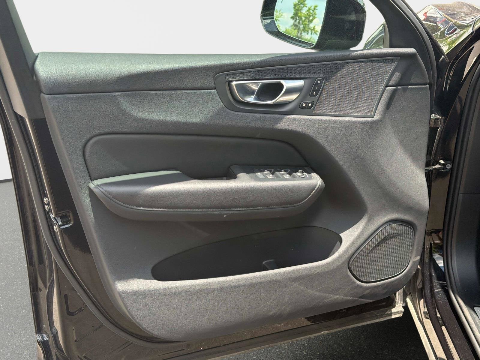 2025 Volvo XC60 Core