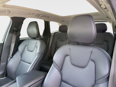 2025 Volvo XC60 Core