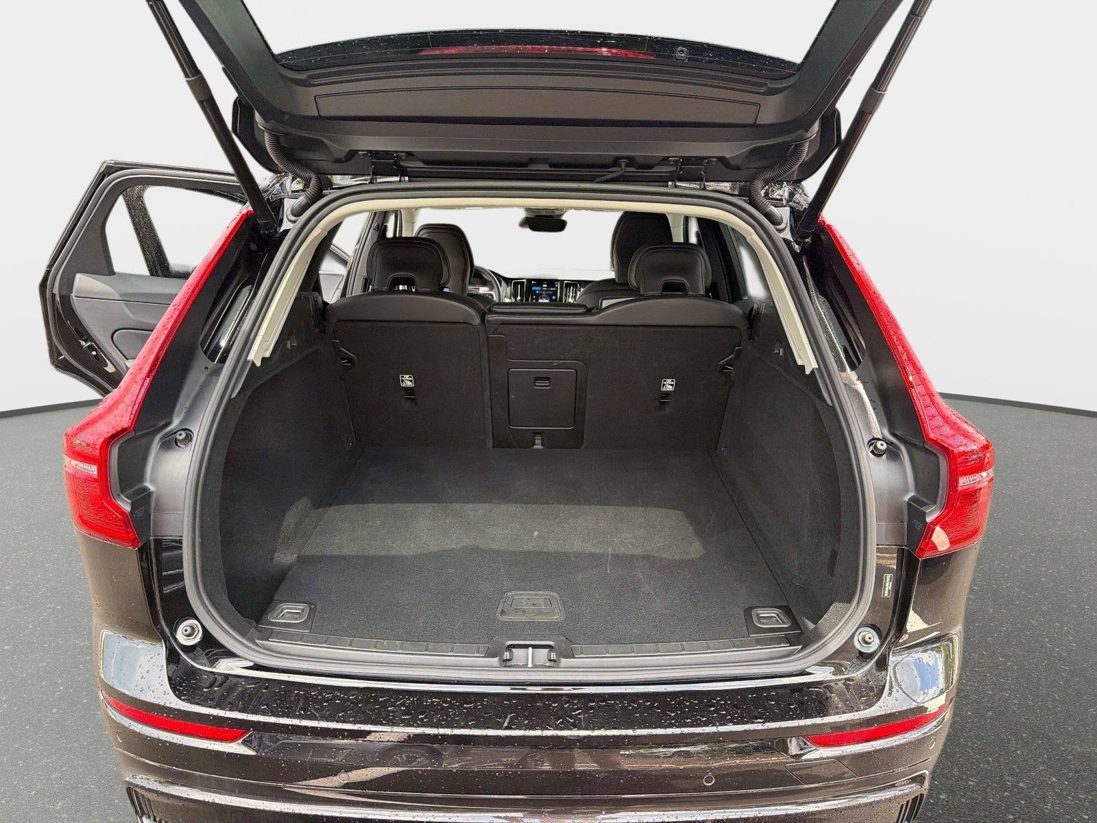 2025 Volvo XC60 Core