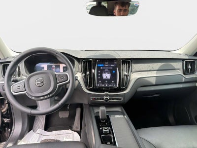 2025 Volvo XC60 Core