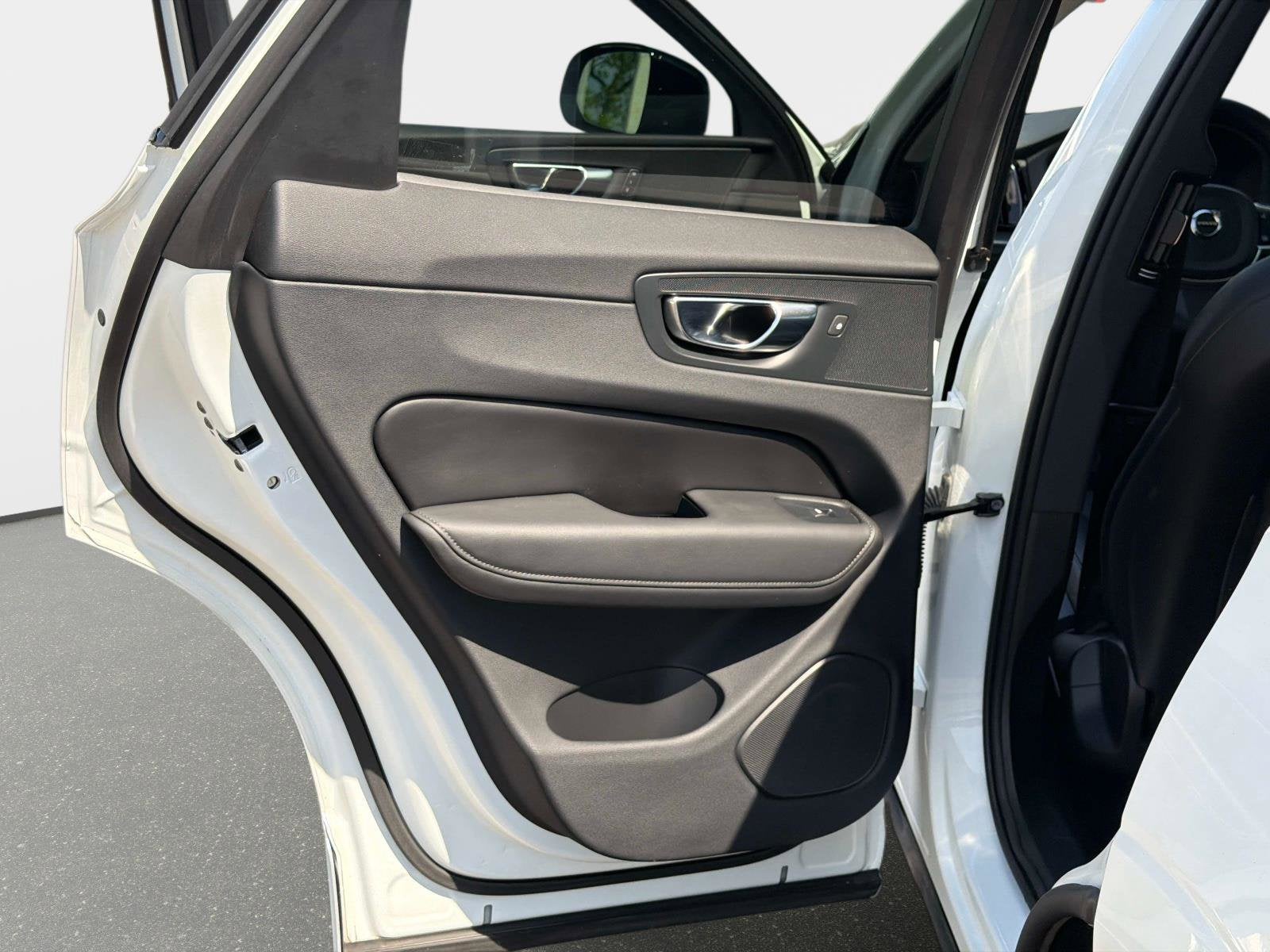 2025 Volvo XC60 Core