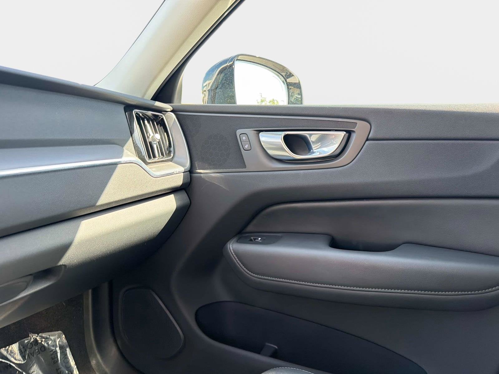 2025 Volvo XC60 Core