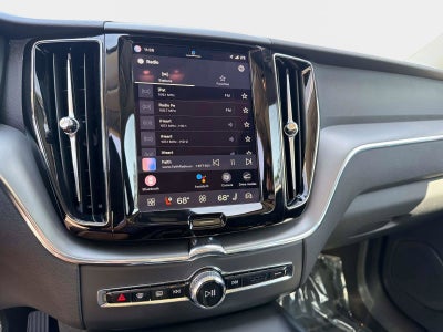 2025 Volvo XC60 Core