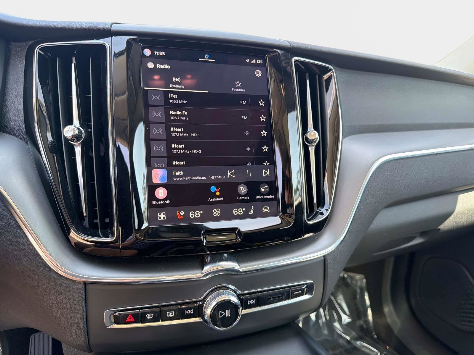 2025 Volvo XC60 Core