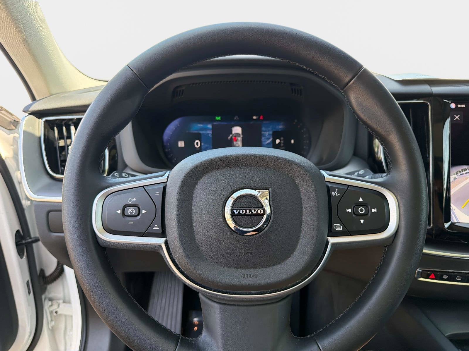 2025 Volvo XC60 Core