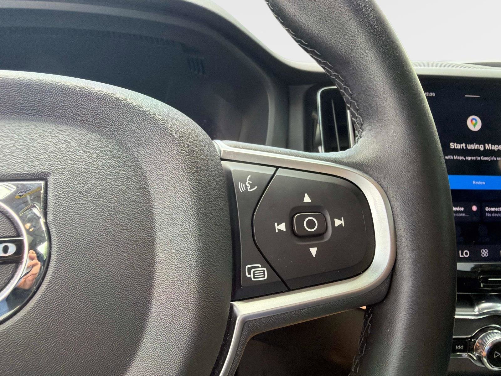 2025 Volvo XC60 Core