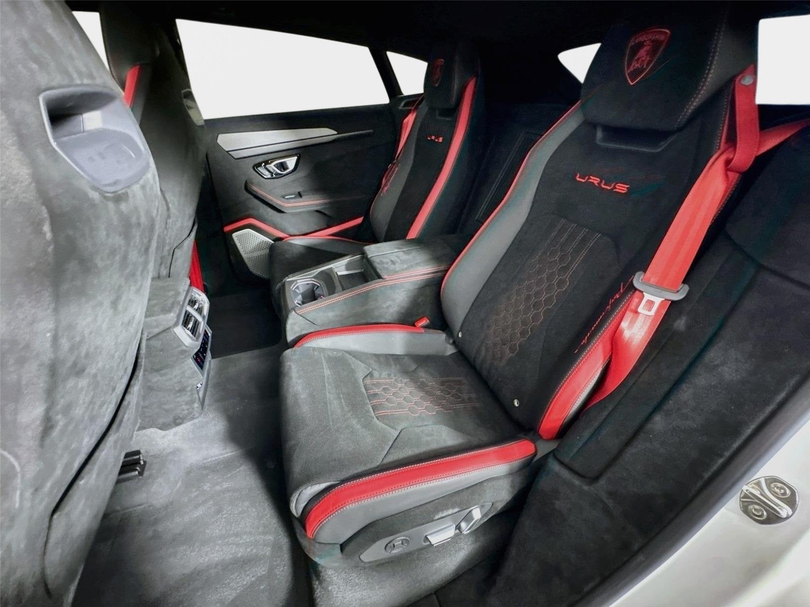 2024 Lamborghini Urus Performante