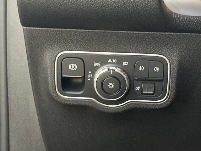 2025 Mercedes-Benz GLB GLB 250