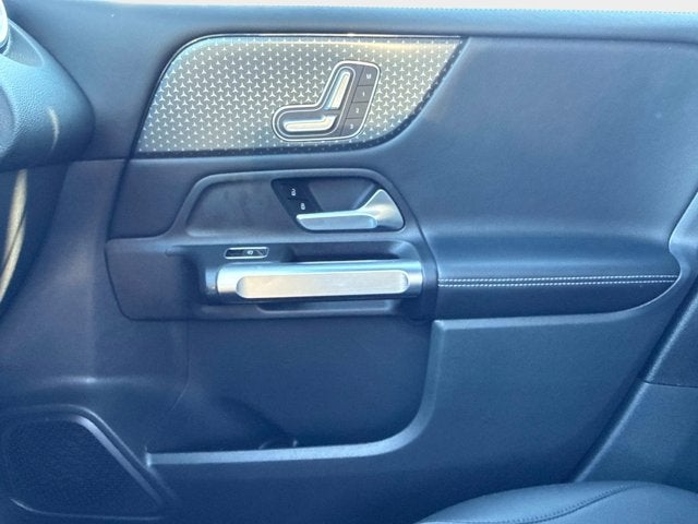 2025 Mercedes-Benz GLB GLB 250