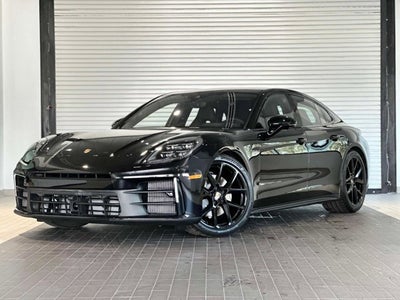 2025 Porsche Panamera 4
