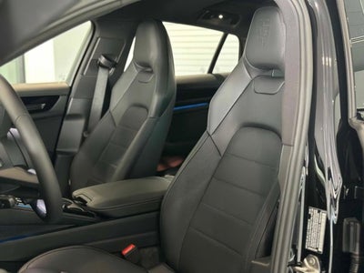 2025 Porsche Panamera 4