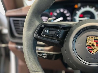 2023 Porsche 911 4 GTS