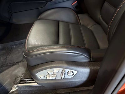 2025 Porsche Macan T