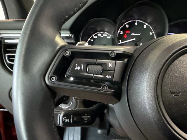 2025 Porsche Macan T