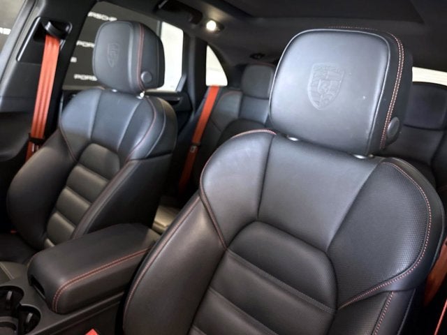 2025 Porsche Macan T