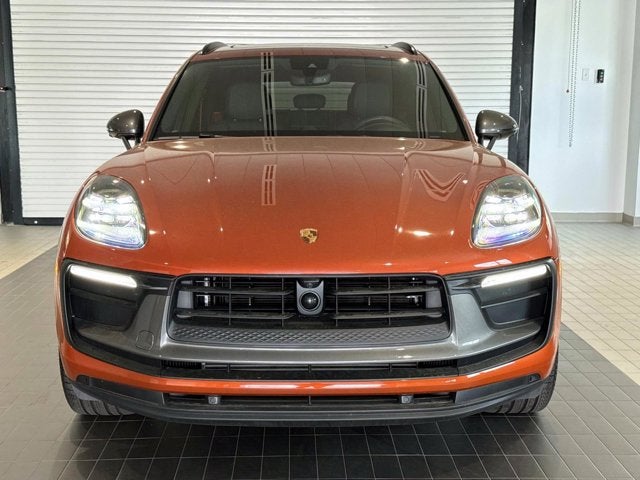 2025 Porsche Macan T