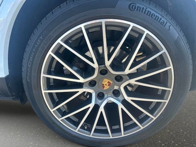 2023 Porsche Cayenne Base