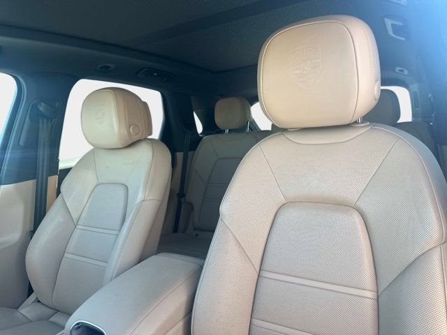 2023 Porsche Cayenne Base