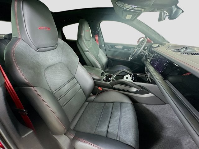 2025 Porsche Cayenne GTS