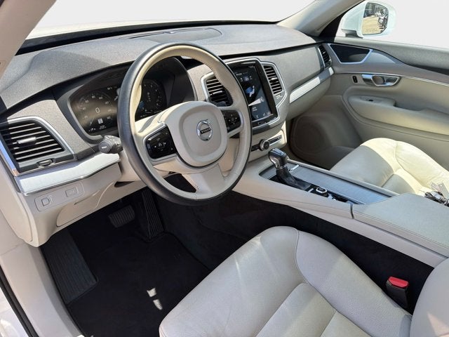 2021 Volvo XC90 T5 Momentum