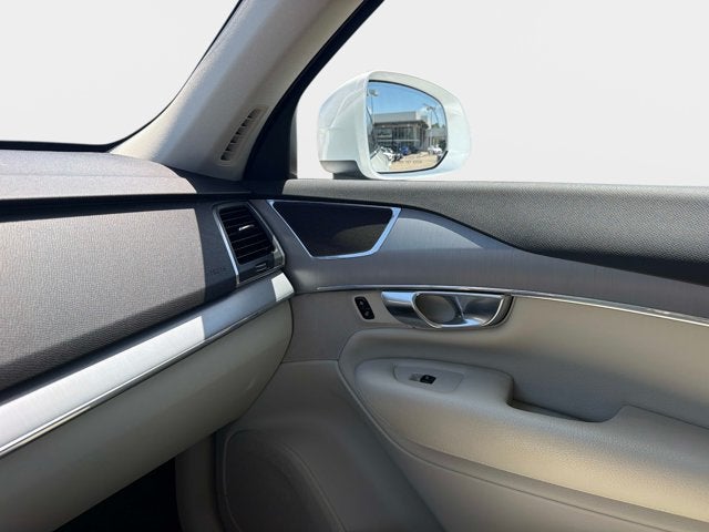 2021 Volvo XC90 T5 Momentum